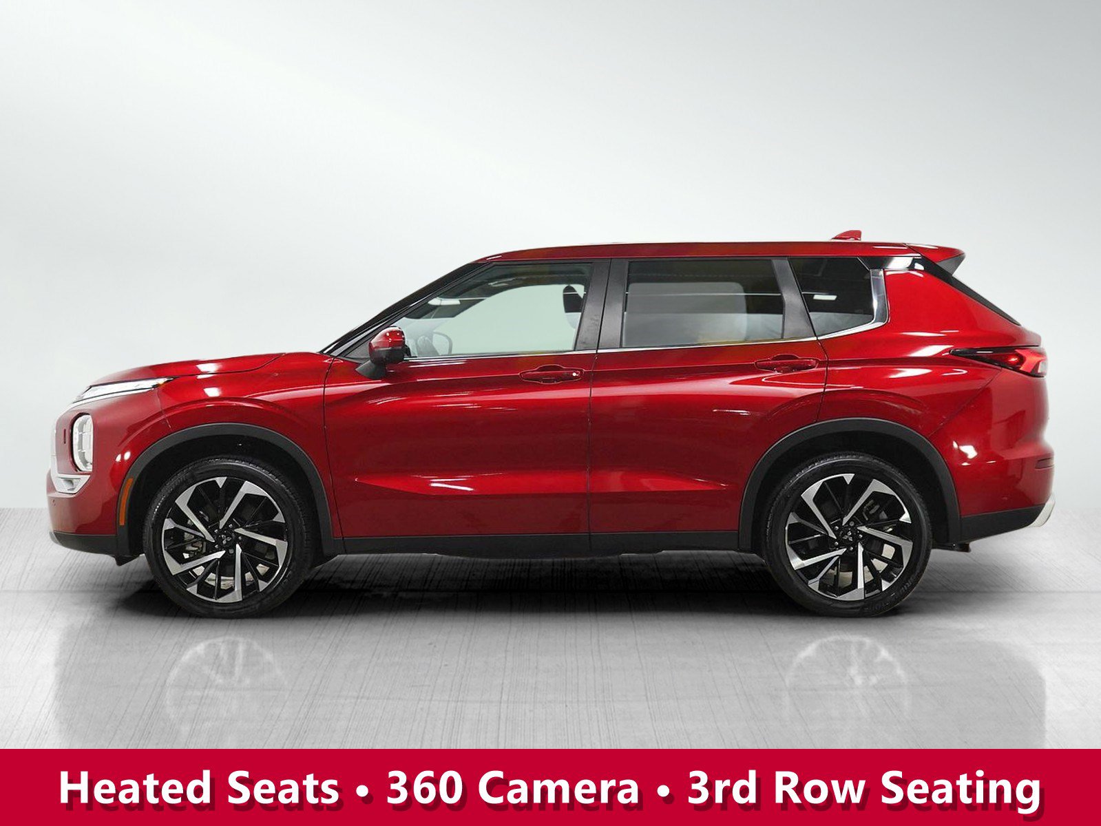 Used 2023 Mitsubishi Outlander SE AWD/4WD image 2