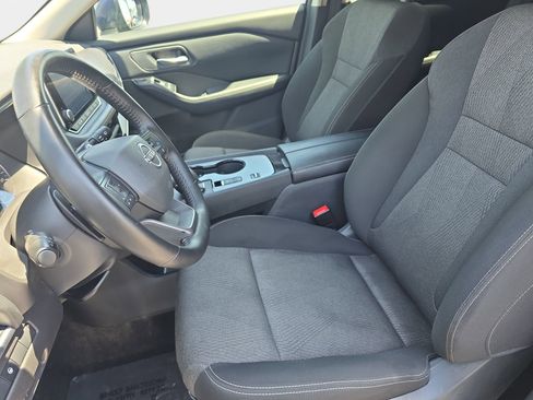 Used 2025 Nissan Rogue SV FWD image 15