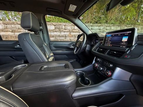 Used 2021 GMC Yukon SLT w/ SLT Luxury Plus Package RWD image 18