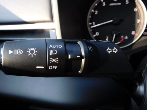 New 2025 Mitsubishi Outlander SE image 18