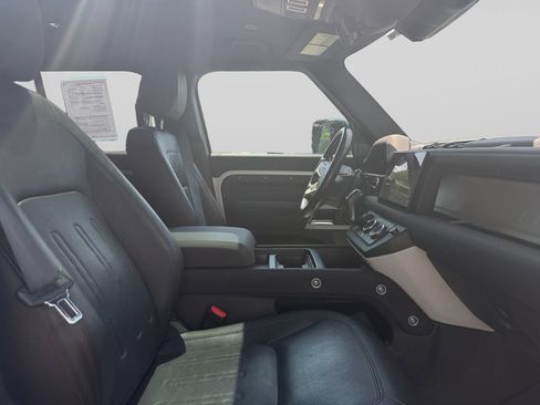 Used 2022 Land Rover Defender 110 S AWD/4WD image 19