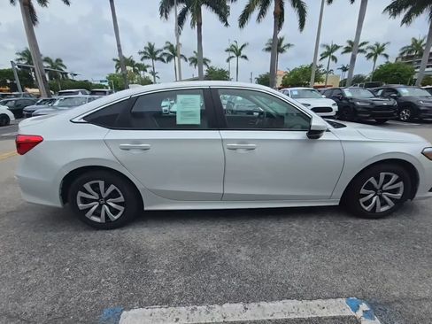 Used 2022 Honda Civic LX image 1