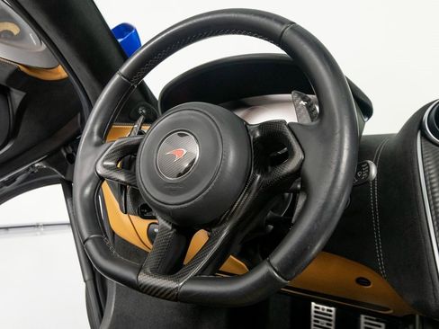 Used 2018 McLaren 570S Spider image 28