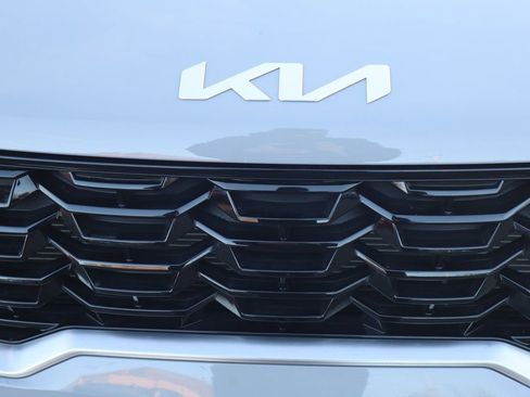 Used 2025 Kia Sorento S image 28