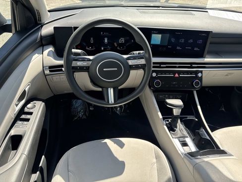 Used 2025 Hyundai Tucson SEL FWD image 8