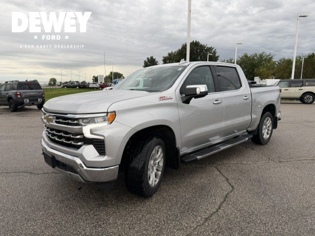 Used 2022 Chevrolet Silverado 1500 LTZ AWD/4WD image 3