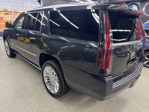 Used 2019 Cadillac Escalade ESV Platinum image 3