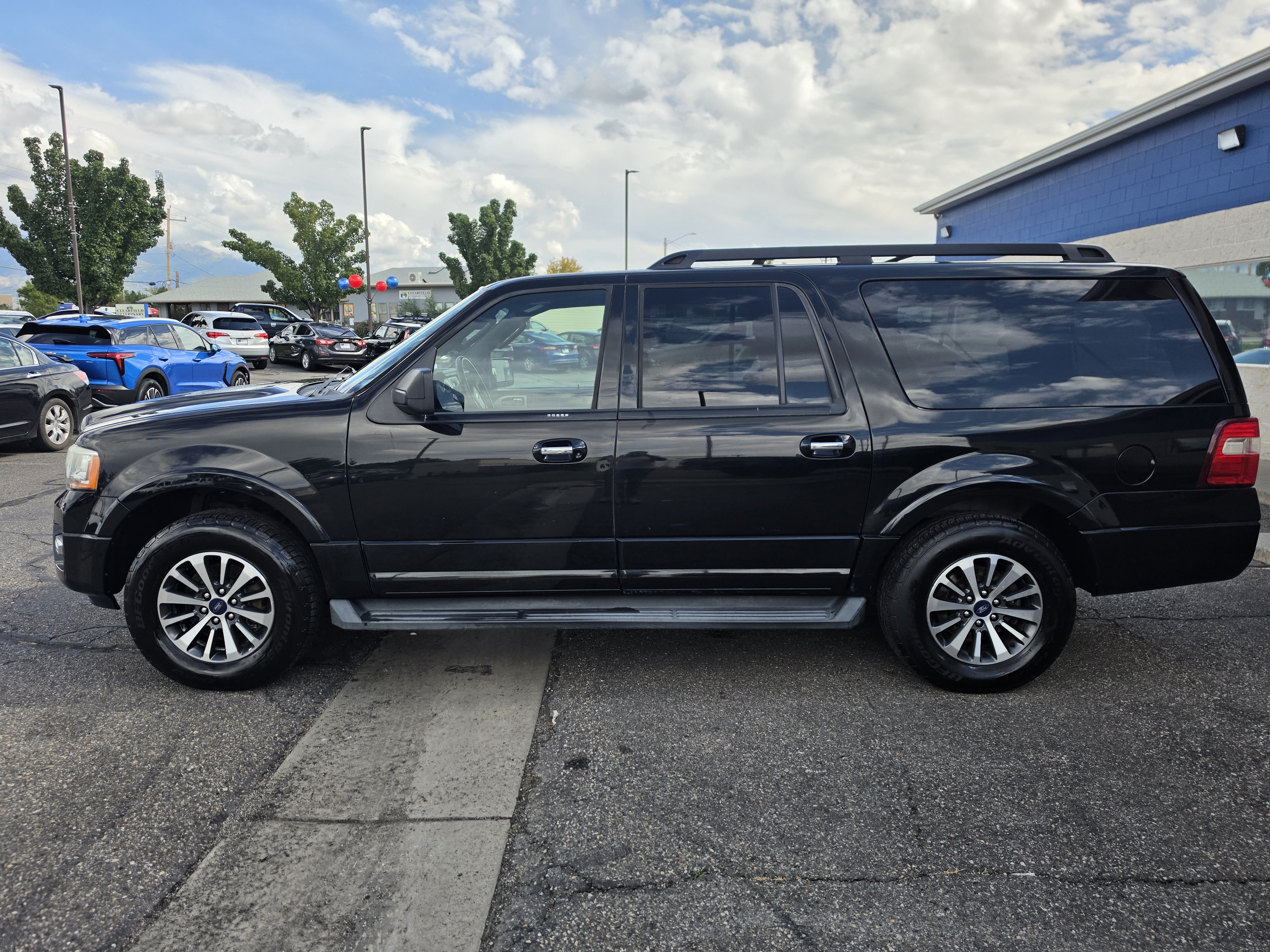 Used 2016 Ford Expedition EL XLT AWD/4WD image 4