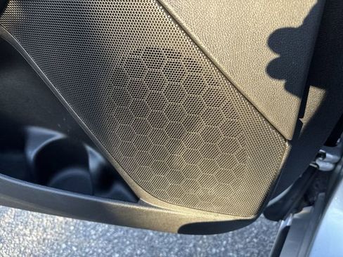 Used 2014 Chevrolet Impala LT w/ Convenience Package image 24