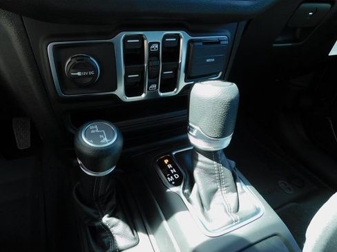 New 2025 Jeep Gladiator Sport image 26