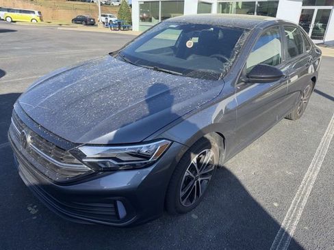 Certified 2024 Volkswagen Jetta Sport image 9