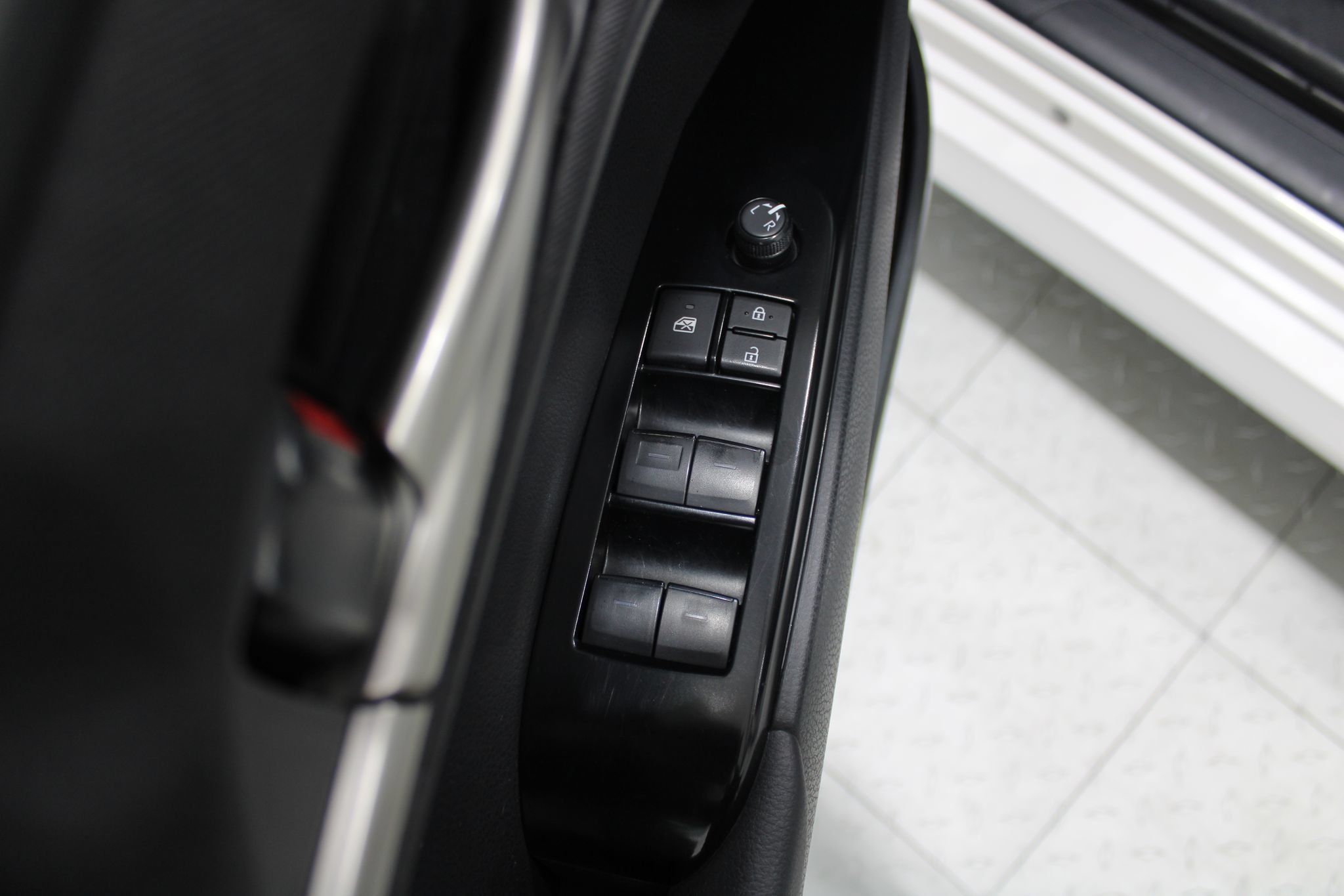 Used 2025 Toyota Camry LE FWD image 40