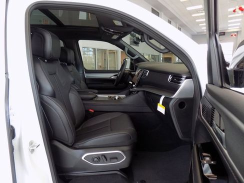 New 2026 Jeep Grand Wagoneer Limited AWD/4WD image 19