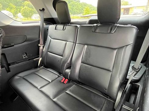 Used 2021 Ford Explorer XLT w/ Equipment Group 202A image 12