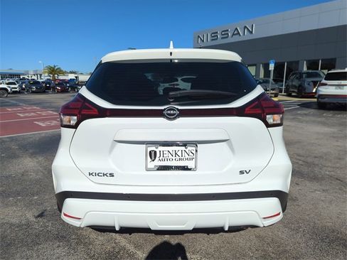 Certified 2024 Nissan Kicks SV image 7