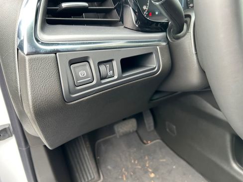 New 2026 Cadillac XT5 Luxury image 21