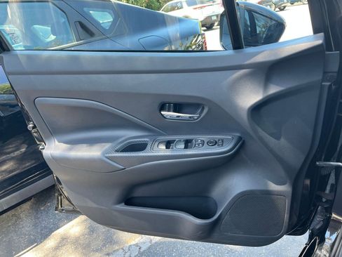 Used 2025 Nissan Versa SV FWD image 18
