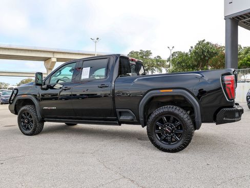 Used 2024 GMC Sierra 2500 AT4 w/ AT4 Premium Plus Package AWD/4WD image 12