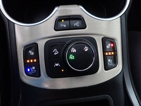 Used 2019 GMC Terrain Denali w/ Advanced Safety Package AWD/4WD image 9