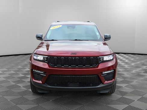 Used 2023 Jeep Grand Cherokee Limited w/ Luxury Tech Group II image 9