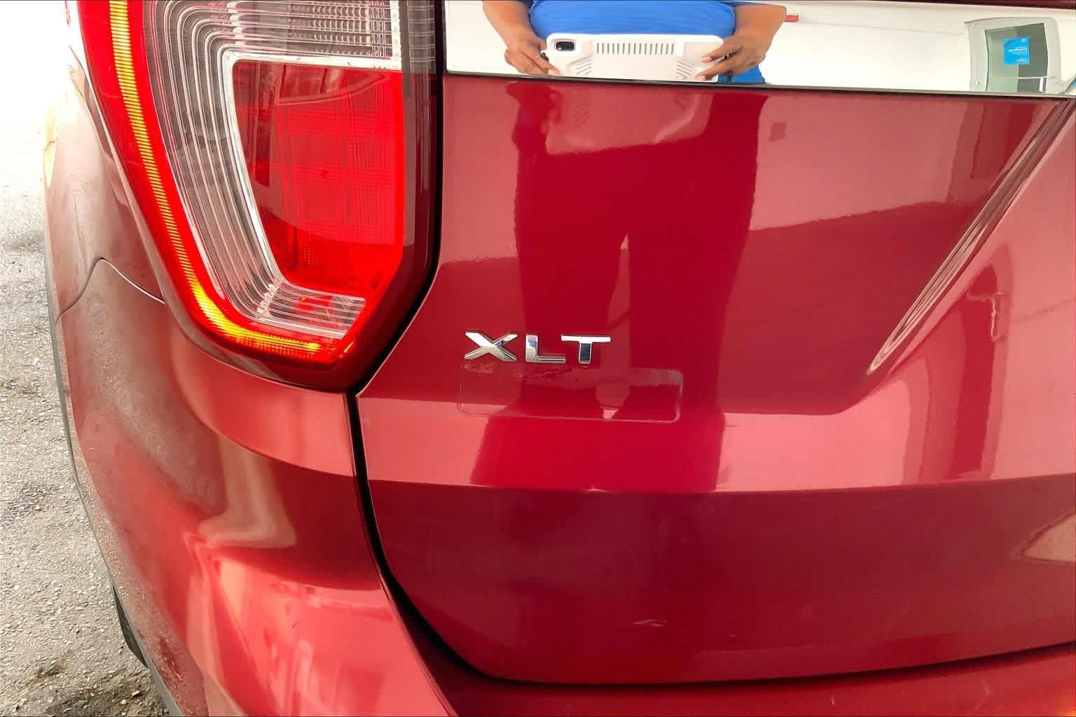Used 2017 Ford Explorer XLT FWD image 9
