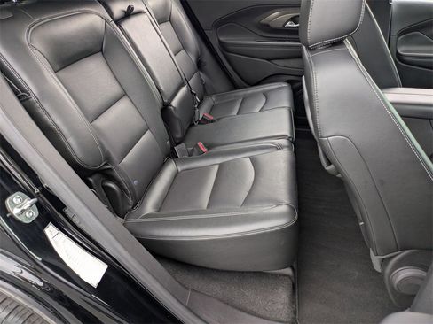 Used 2024 GMC Terrain SLT image 28