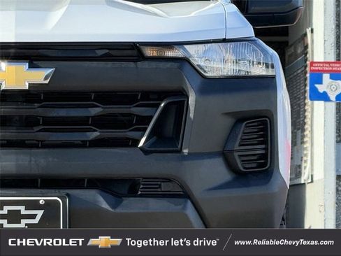 Used 2023 Chevrolet Colorado W/T image 4