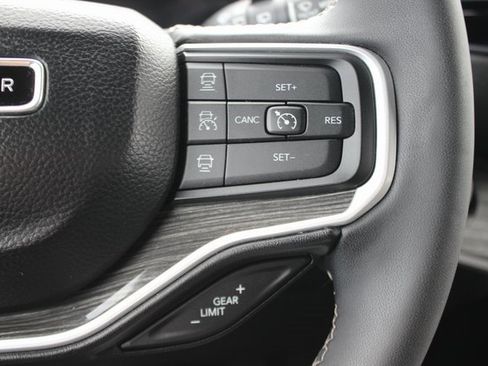 Used 2022 Jeep Wagoneer Series III image 16