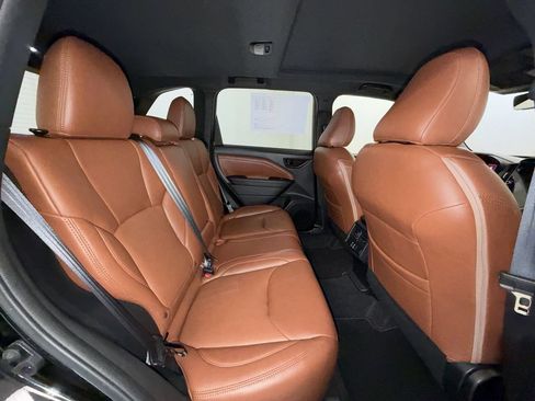 Used 2025 Subaru Forester Premium AWD/4WD image 16