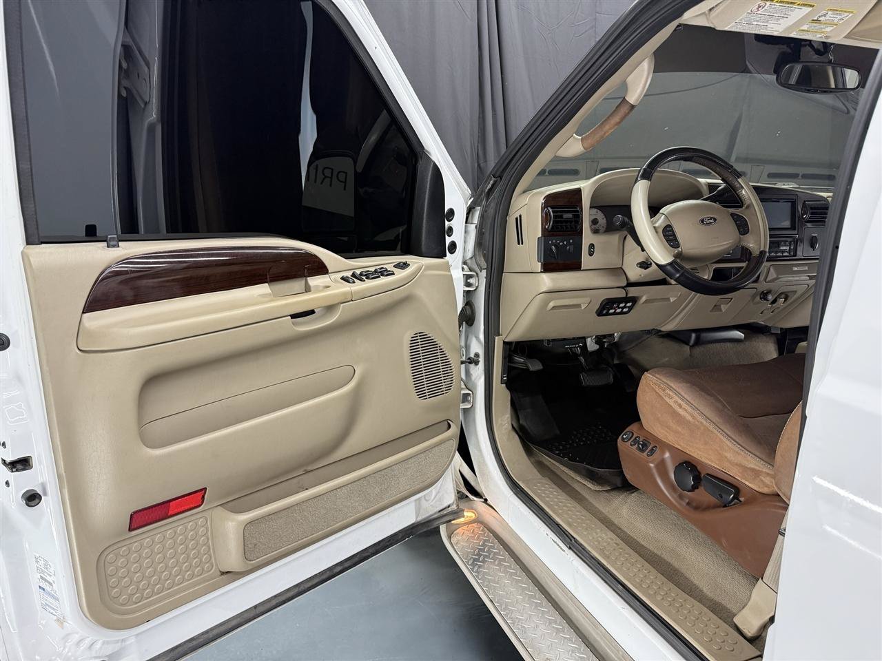 Used 2005 Ford F250 King Ranch RWD image 17