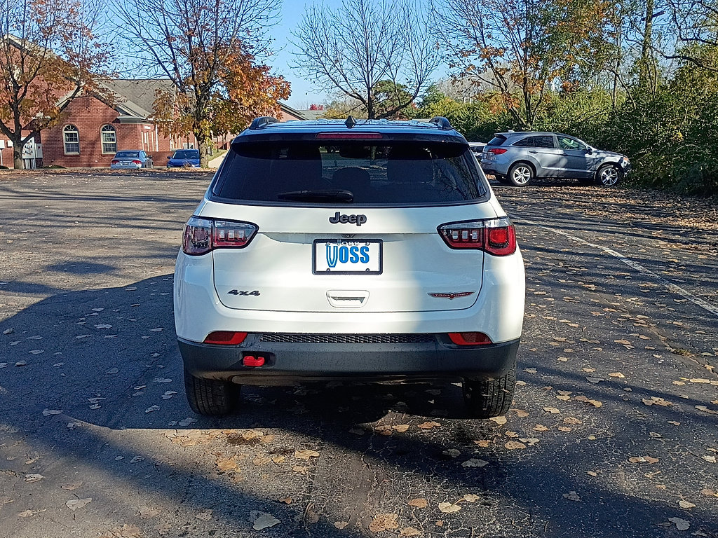 Used 2019 Jeep Compass Trailhawk w/ Cold Weather Group AWD/4WD image 4