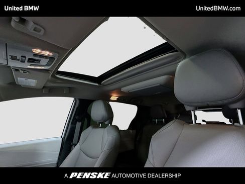 Used 2025 Toyota Sienna XLE w/ XLE Plus Package FWD image 11
