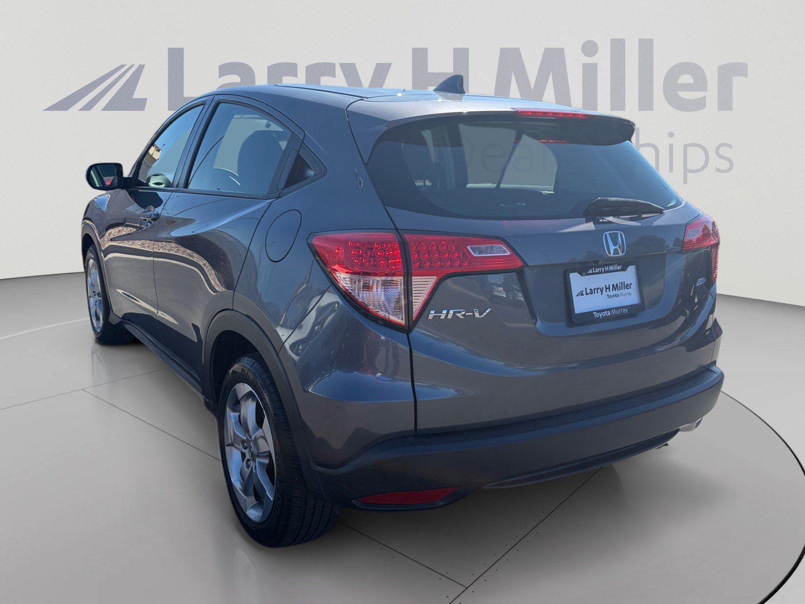 Used 2017 Honda HR-V LX image 3