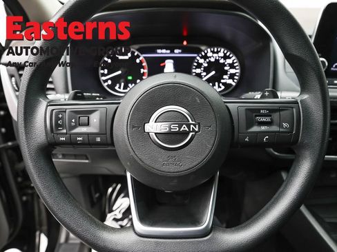 Used 2023 Nissan Rogue S AWD/4WD image 10
