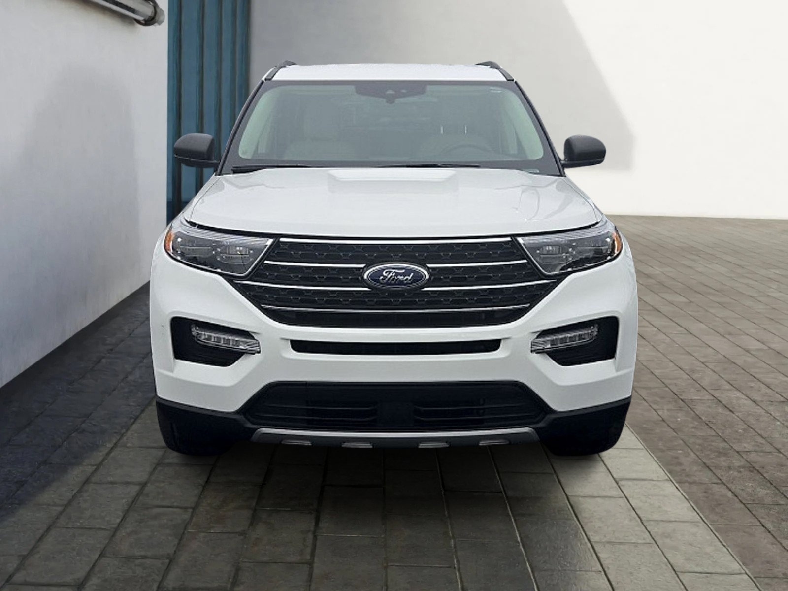 Used 2023 Ford Explorer XLT w/ Equipment Group 202A AWD/4WD image 8
