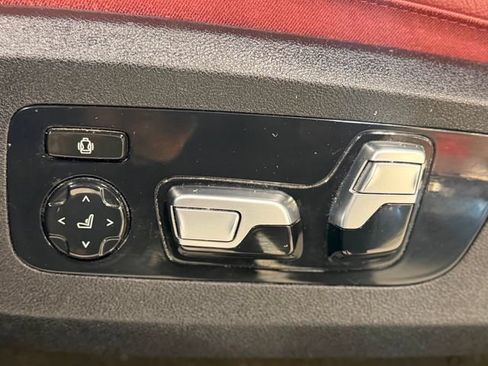 Used 2021 BMW X6 xDrive40i w/ M Sport Package AWD/4WD image 19