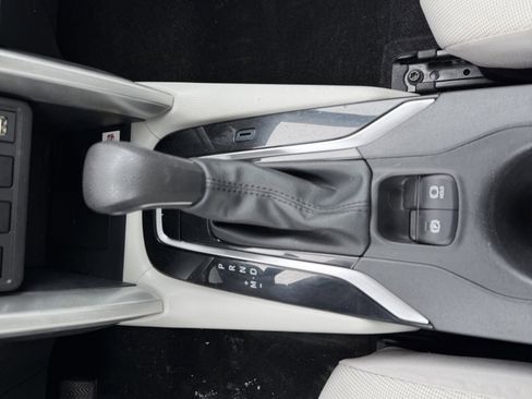 Certified 2022 Toyota Corolla Cross LE image 20