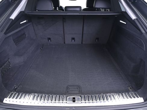 Used 2020 Audi Q8 Prestige w/ Prestige Package image 15