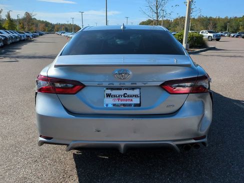Certified 2022 Toyota Camry SE image 5