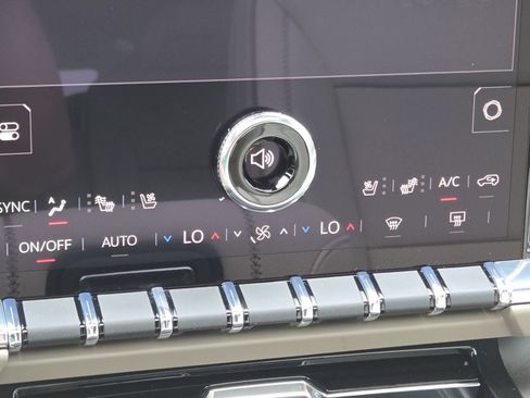 New 2026 GMC Yukon Denali w/ Advanced Technology Package AWD/4WD image 38