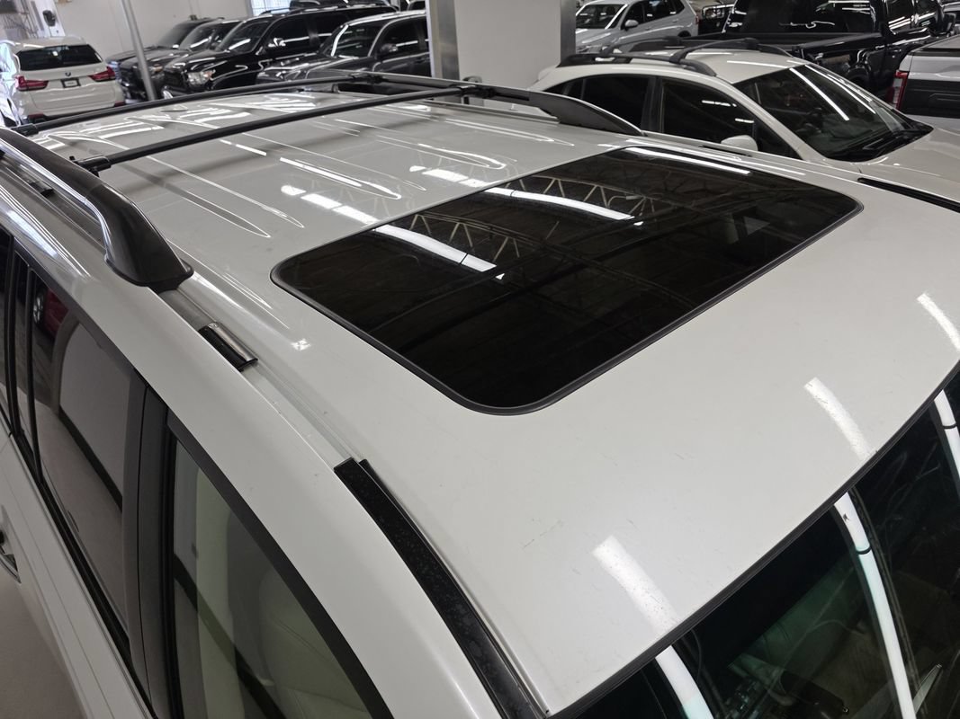 Used 2010 Lexus LX 570 4WD w/ Luxury Pkg image 57