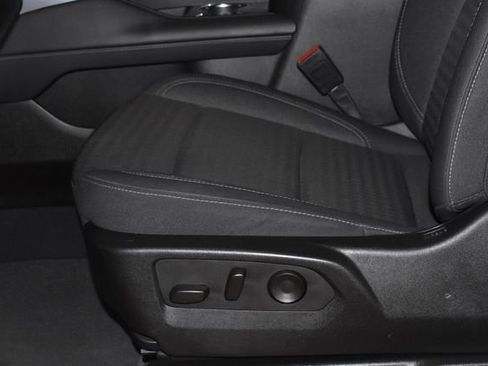 Used 2024 GMC Yukon SLE image 13