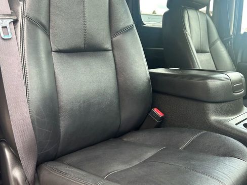 Used 2013 Chevrolet Avalanche LT image 48