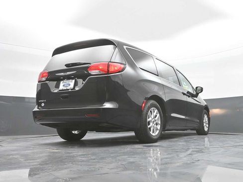 Used 2024 Chrysler Voyager LX FWD image 41