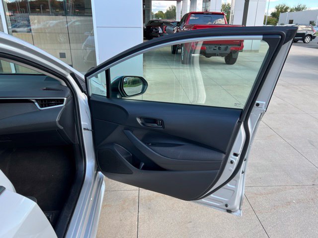 Used 2024 Toyota Corolla LE FWD image 34