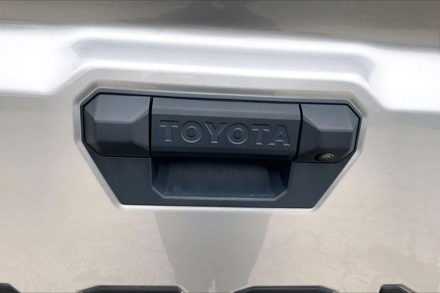 Used 2024 Toyota Tacoma SR5 AWD/4WD image 30