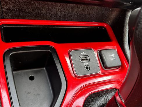 Used 2019 Jeep Cherokee Latitude w/ Cold Weather Group image 33