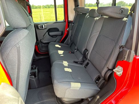 New 2024 Jeep Gladiator Sport image 22