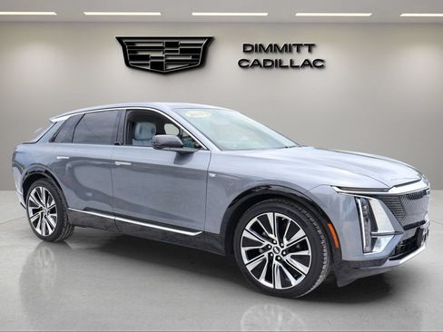 Used 2023 Cadillac Lyriq 2WD image 3