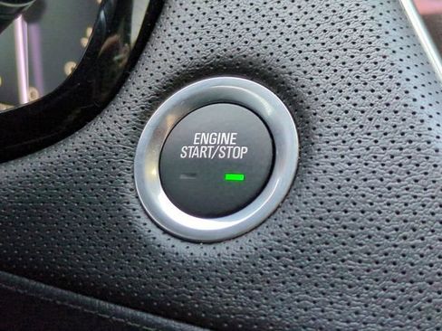 Used 2025 Cadillac XT6 Luxury image 33